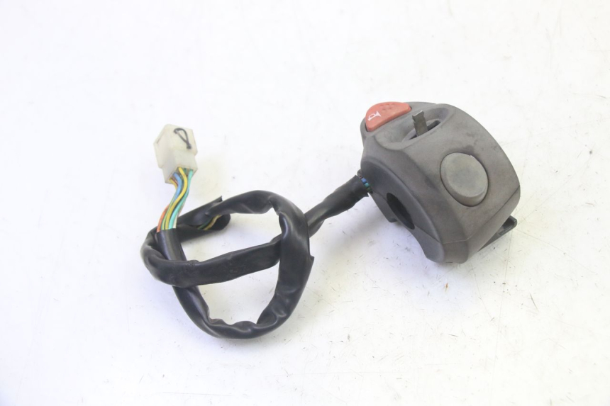 photo de PRZEŁĄCZNIK LEWY ADIVA AD3 300 (2014 - 2020) - Zoom stanu zużycia