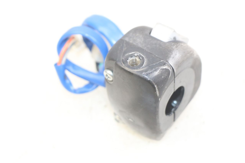 photo de PRZEŁĄCZNIK LEWY KYMCO AGILITY 16+ 4T 50 (2018 - 2023) - Inny kąt widzenia