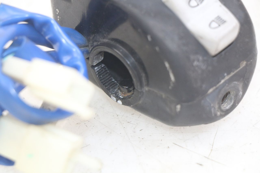 photo de PRZEŁĄCZNIK LEWY KYMCO AGILITY 16+ 4T 50 (2018 - 2023) - Zoom stanu zużycia