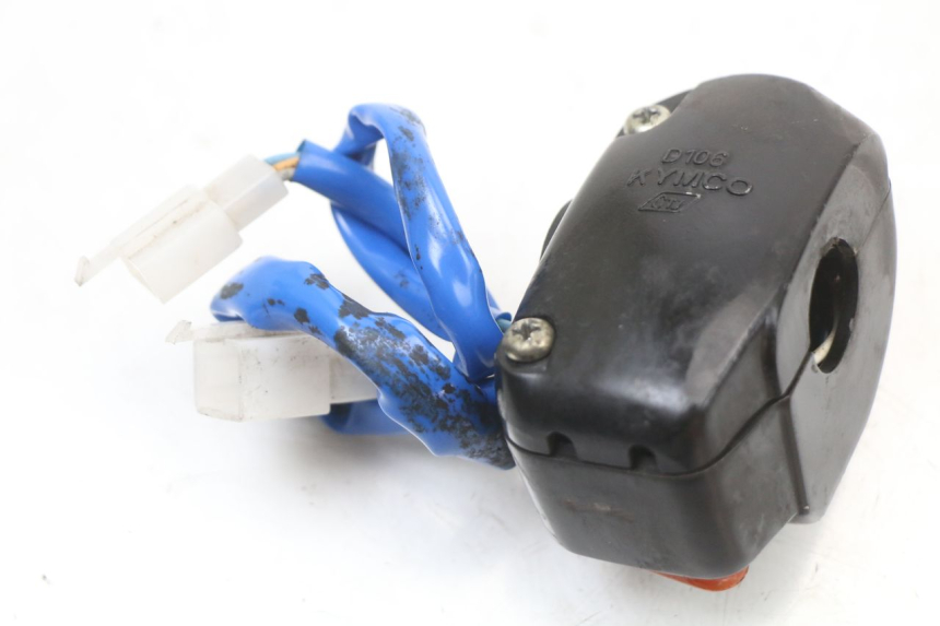 photo de PRZEŁĄCZNIK LEWY KYMCO AGILITY 4T 50 (2005 - 2018) - Zbliżenie techniczne