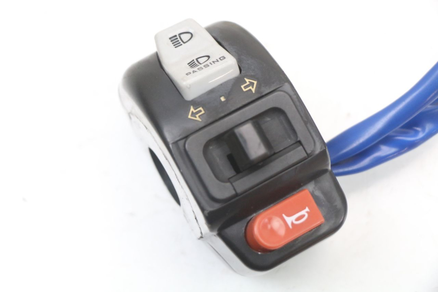 photo de PRZEŁĄCZNIK LEWY KYMCO AGILITY 4T 50 (2018 - 2022) - Szczegół części