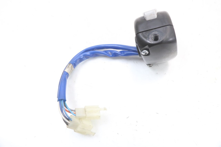 photo de PRZEŁĄCZNIK LEWY KYMCO AGILITY 4T 50 (2018 - 2022) - Zbliżenie techniczne