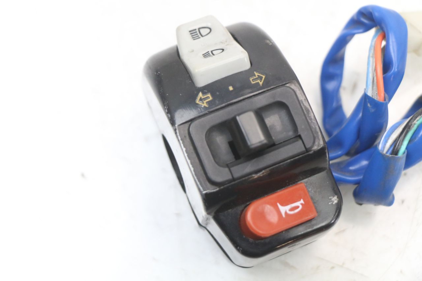 photo de PRZEŁĄCZNIK LEWY KYMCO AGILITY 4T 50 (2018 - 2022) - Szczegół części