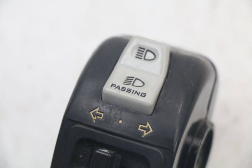 photo de PRZEŁĄCZNIK LEWY KYMCO AGILITY 4T 50 (2018 - 2022) - Zoom stanu zużycia