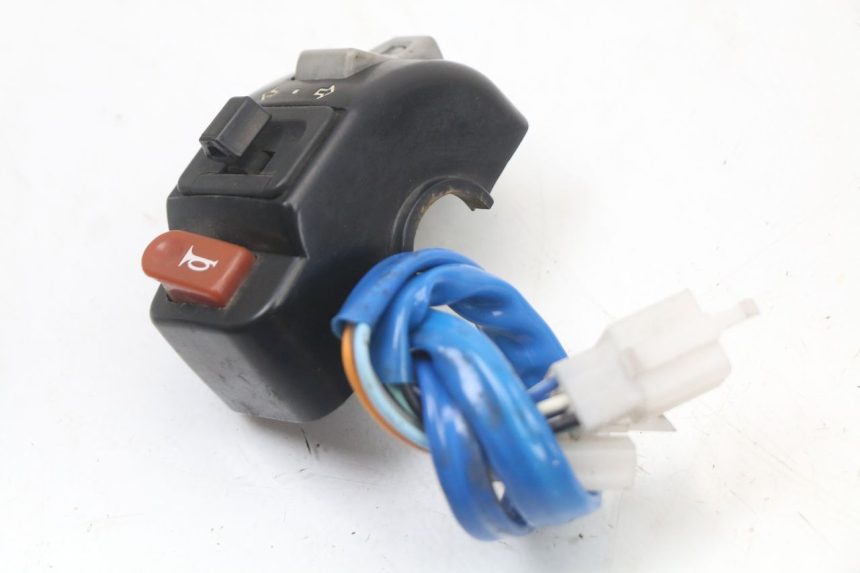 photo de PRZEŁĄCZNIK LEWY KYMCO AGILITY PREMIUM 50 (2007 - 2010) - Zoom stanu zużycia