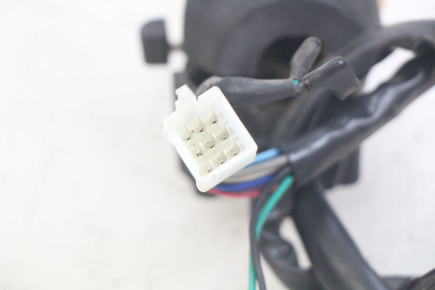 photo de PRZEŁĄCZNIK LEWY NECO ALEXONE 125 (2017 - 2024) - Punkty mocowania