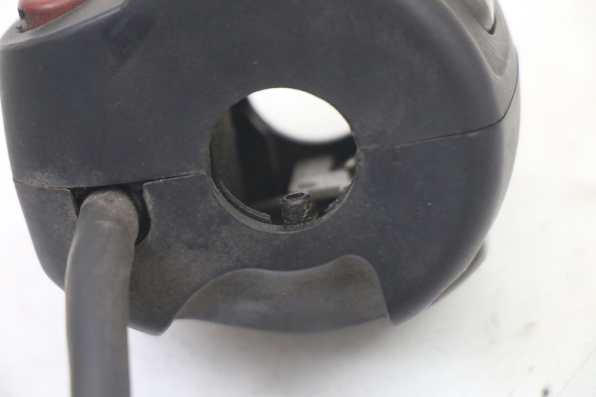 photo de PRZEŁĄCZNIK LEWY BMW C1 125 (2000 - 2003) - Punkty mocowania