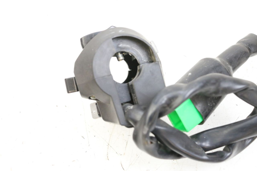 photo de PRZEŁĄCZNIK LEWY MAG POWER BOMBERS 4T 50 (2016 - 2026) - Zoom stanu zużycia