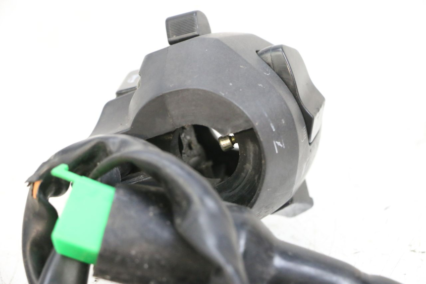 photo de PRZEŁĄCZNIK LEWY MAG POWER BOMBERS 4T 50 (2016 - 2026) - Zbliżenie techniczne