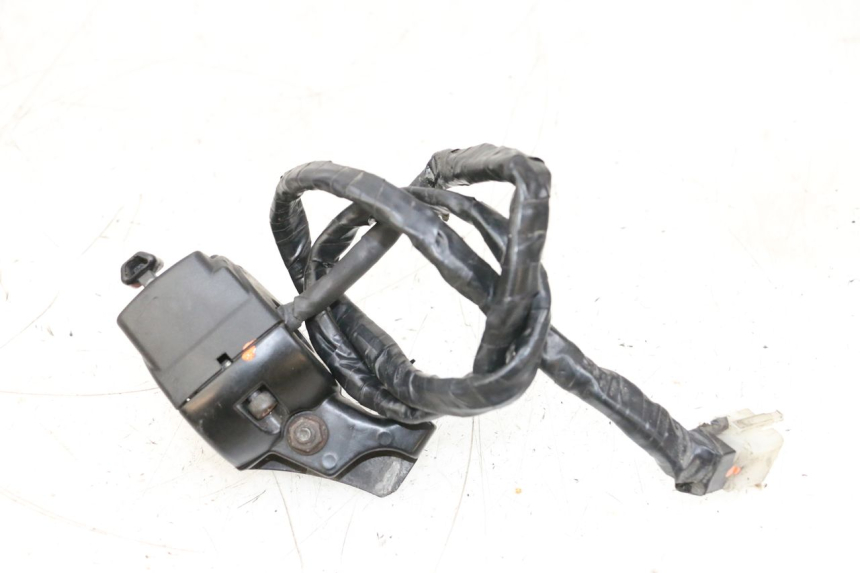 photo de PRZEŁĄCZNIK LEWY MBK BOOSTER SPIRIT NAKED 50 (2004 - 2017) - Zbliżenie techniczne