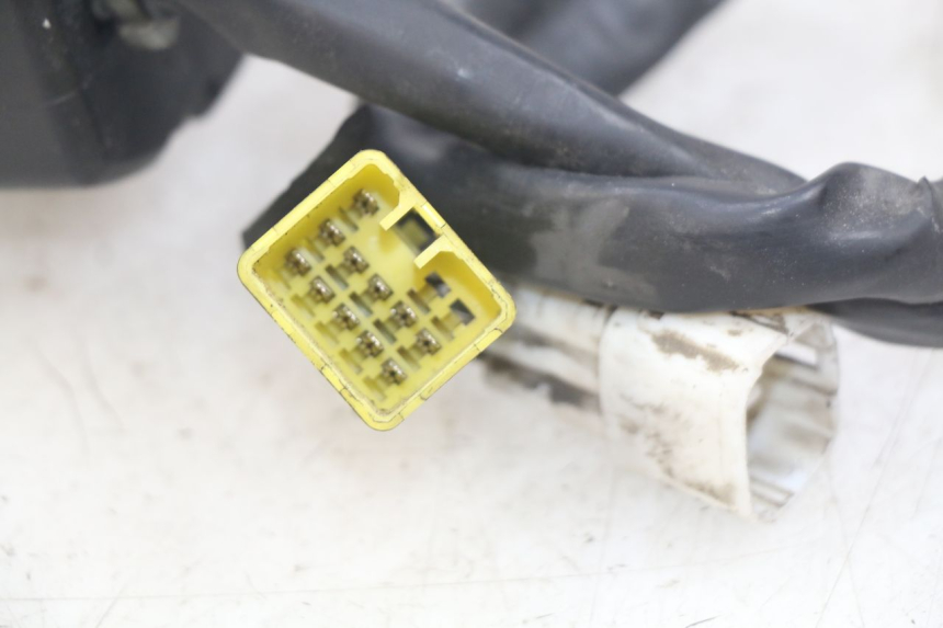 photo de PRZEŁĄCZNIK LEWY SUZUKI BURGMAN 650 (2002 - 2004) - Inny kąt widzenia