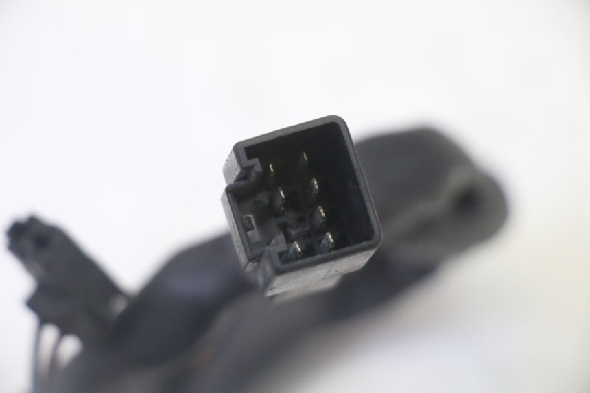 photo de PRZEŁĄCZNIK LEWY SUZUKI BURGMAN 125 (2007 - 2014) - Stan powierzchni