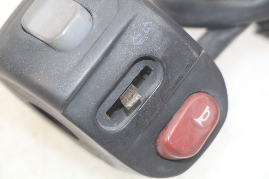 photo de PRZEŁĄCZNIK LEWY BMW C1 125 (2000 - 2003) - Szczegół części