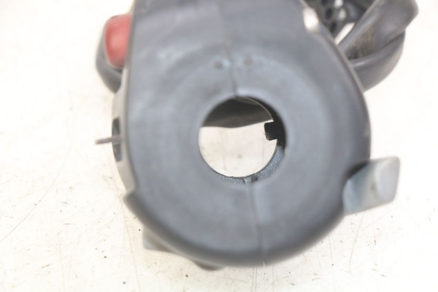 photo de PRZEŁĄCZNIK LEWY BMW C1 125 (2000 - 2003) - Zoom stanu zużycia