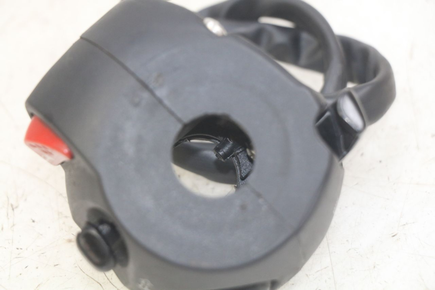 photo de PRZEŁĄCZNIK LEWY PEUGEOT CITYSTAR AIR 125 (2014 - 2017) - Zoom stanu zużycia