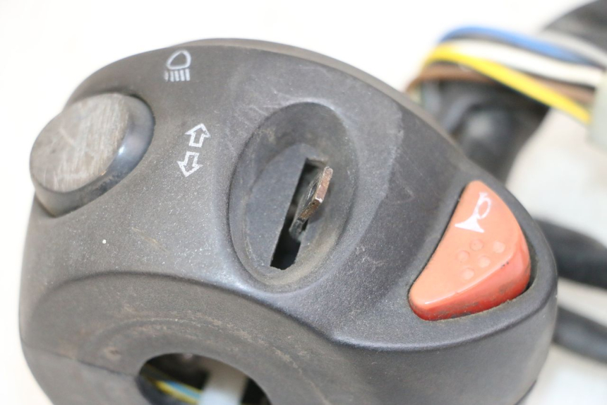 photo de PRZEŁĄCZNIK LEWY PEUGEOT CITYSTAR 50 (2013 - 2017) - Zoom stanu zużycia