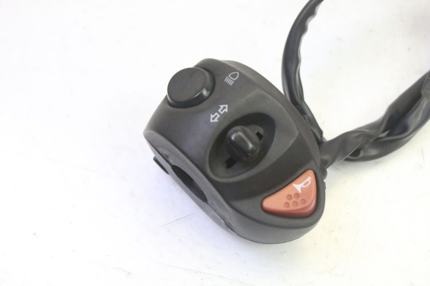 photo de PRZEŁĄCZNIK LEWY PEUGEOT CITYSTAR 50 (2013 - 2017) - Szczegół części