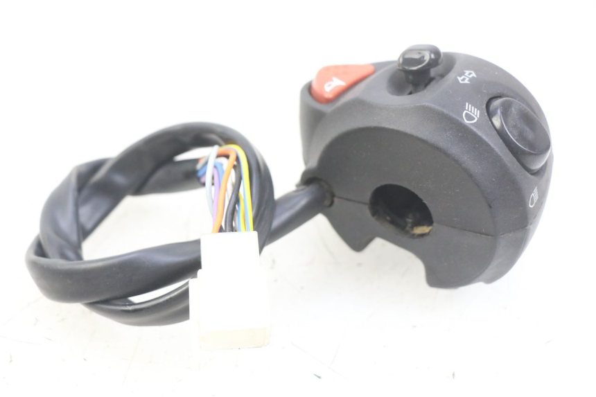 photo de PRZEŁĄCZNIK LEWY PEUGEOT CITYSTAR IE 2T 50 (2018 - 2021) - Zbliżenie techniczne