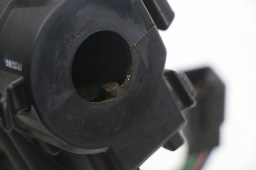 photo de PRZEŁĄCZNIK LEWY KYMCO DINK STREET ABS 125 (2011 - 2018) - Zbliżenie techniczne