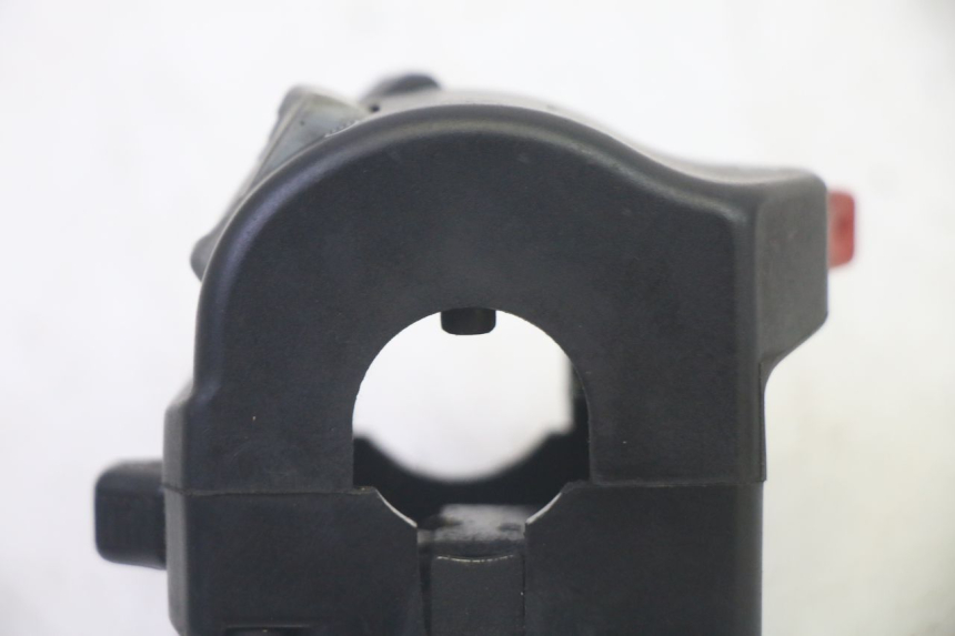 photo de PRZEŁĄCZNIK LEWY SUZUKI DL V STROM 1000 (2002 - 2007) - Punkty mocowania