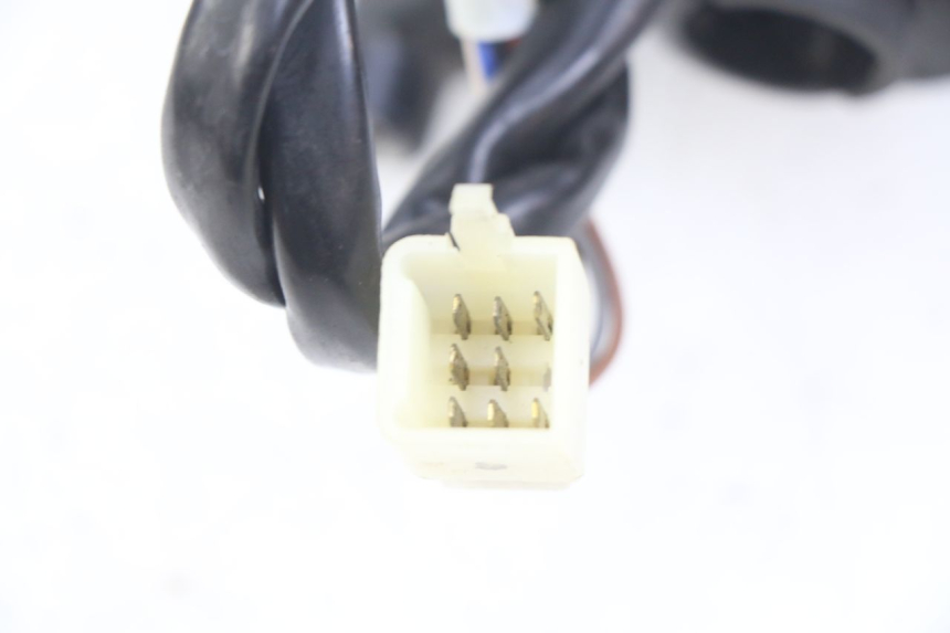 photo de PRZEŁĄCZNIK LEWY PEUGEOT E-VIVACITY 1 (2012 - 2018) - Zoom stanu zużycia