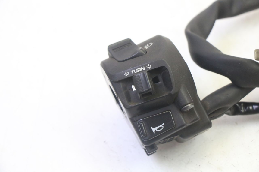 photo de PRZEŁĄCZNIK LEWY HONDA FES S-WING SWING ABS 125 (2007 - 2015) - Szczegół części