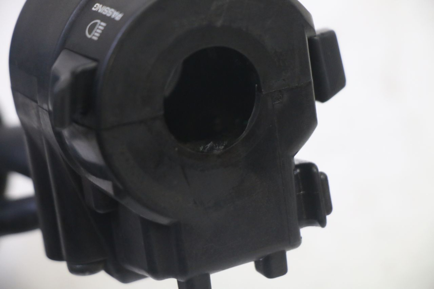 photo de PRZEŁĄCZNIK LEWY HONDA FES S-WING SWING ABS 125 (2007 - 2015) - Punkty mocowania