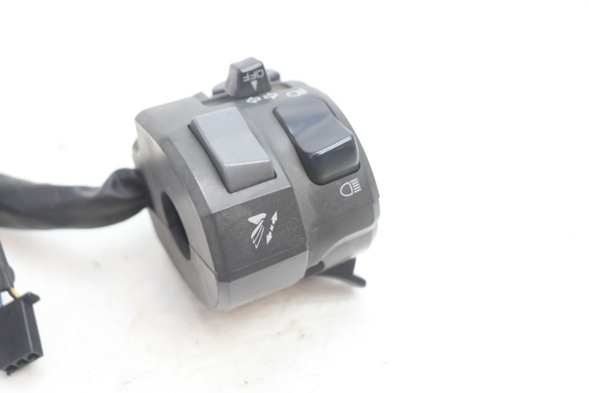 photo de PRZEŁĄCZNIK LEWY YAMAHA FJR 1300 (2001 - 2005) - Inny kąt widzenia