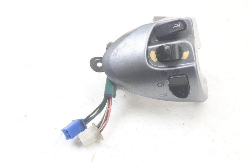 photo de PRZEŁĄCZNIK LEWY MBK FLAME X 125 (2004 - 2007) - Zbliżenie techniczne