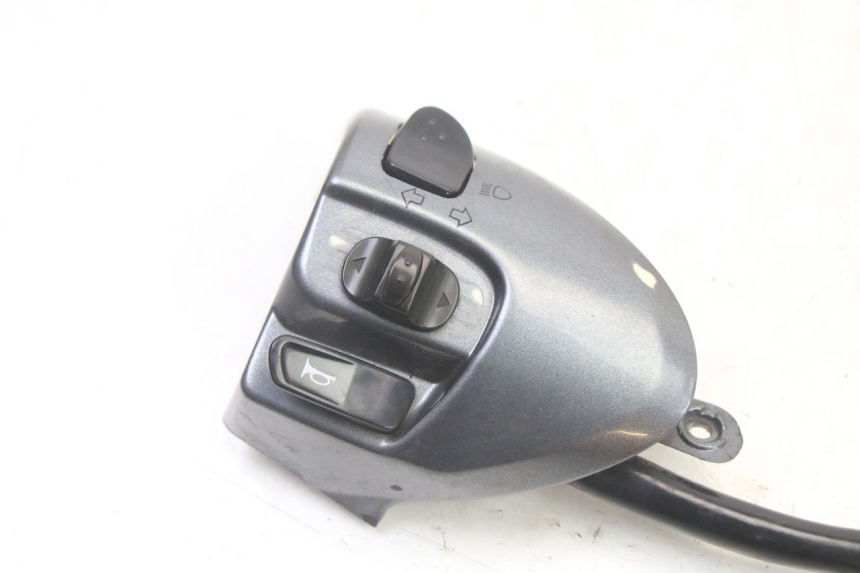 photo de PRZEŁĄCZNIK LEWY MBK FLAME X 125 (2007 - 2016) - Szczegół części