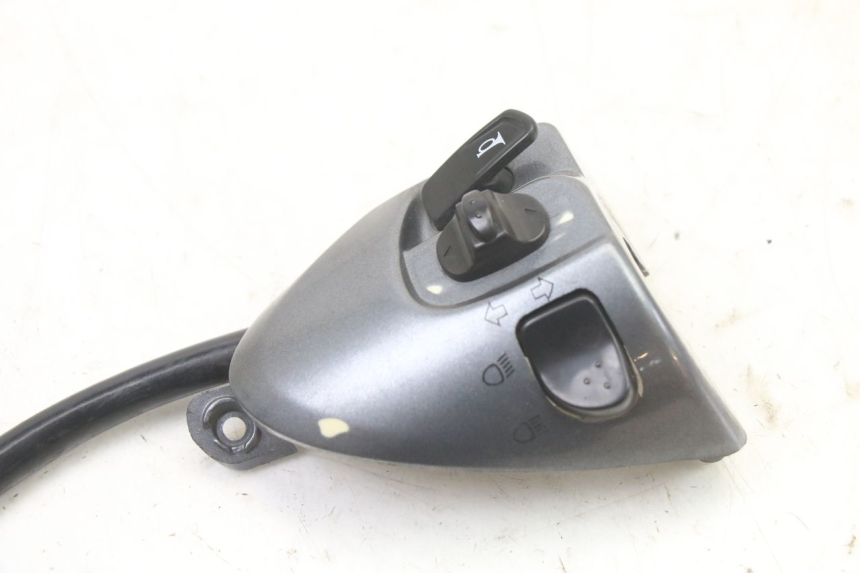 photo de PRZEŁĄCZNIK LEWY MBK FLAME X 125 (2007 - 2016) - Inny kąt widzenia