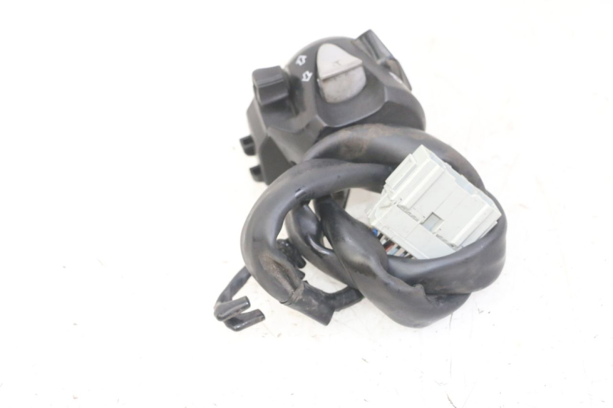 photo de PRZEŁĄCZNIK LEWY HONDA FORZA ABS 300 (2013 - 2017) - Szczegół części