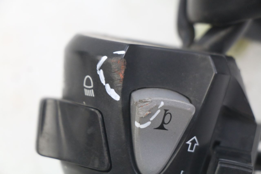 photo de PRZEŁĄCZNIK LEWY HONDA FORZA 125 (2015 - 2016) - Szczegół części