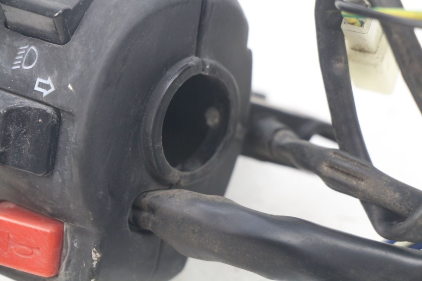 photo de PRZEŁĄCZNIK LEWY SACHS FY125T FY T 125 (2007 - 2011) - Zoom stanu zużycia