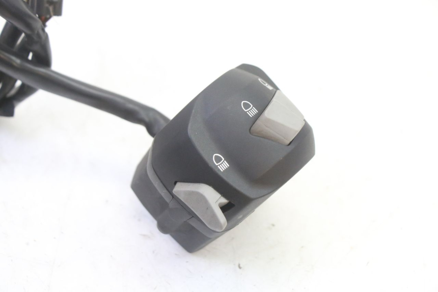 photo de PRZEŁĄCZNIK LEWY BMW G310 R 310 (2016 - 2020) - Inny kąt widzenia