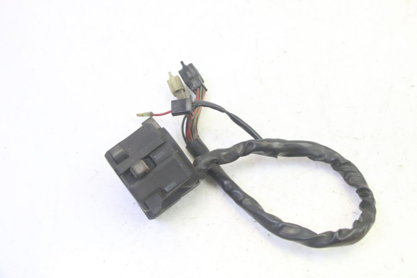 photo de PRZEŁĄCZNIK LEWY KAWASAKI GPX R WARBIRD 600 (1988 - 1993) - Zoom stanu zużycia