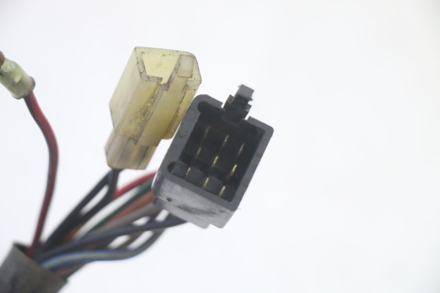 photo de PRZEŁĄCZNIK LEWY KAWASAKI GPZ RX 1000 (1986 - 1988) - Szczegóły charakterystyczne