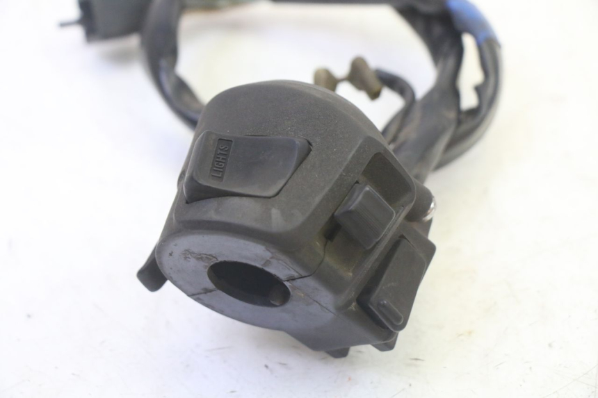 photo de PRZEŁĄCZNIK LEWY KYMCO GRAND DINK 125 (2002 - 2007) - Zoom stanu zużycia