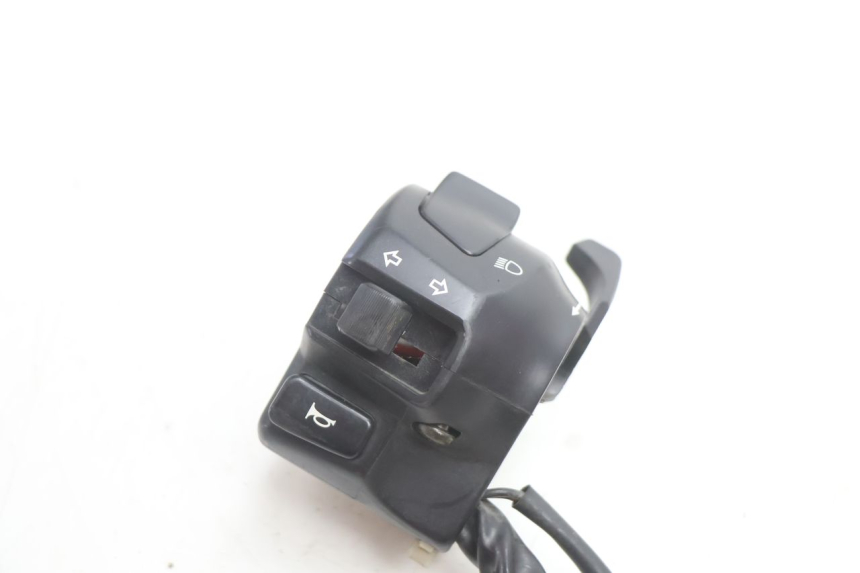 photo de LEWY PRZEŁĄCZNIK SUZUKI GSF N BANDIT 1200 (2001 - 2005) - Zoom stanu zużycia