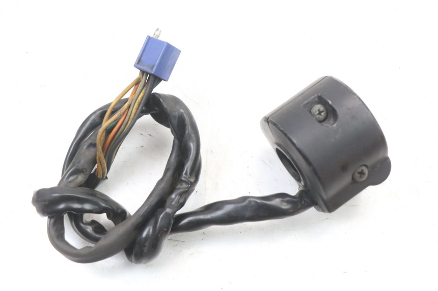 photo de PRZEŁĄCZNIK LEWY SUZUKI GSX E 250 (1982 - 1983) - Zoom stanu zużycia