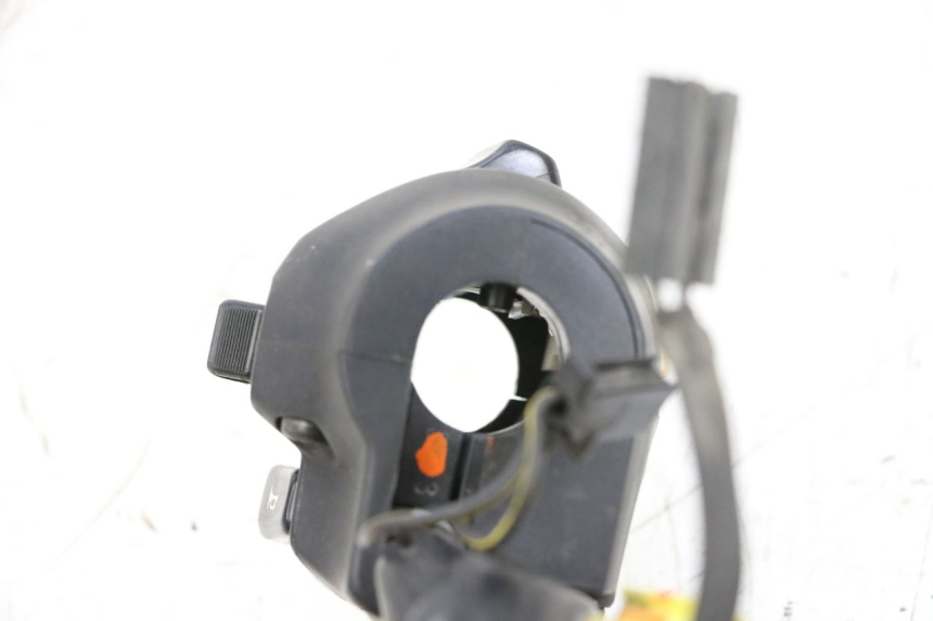 photo de PRZEŁĄCZNIK LEWY SUZUKI GSXR GSX-R 1000 (2003 - 2004) - Zoom stanu zużycia