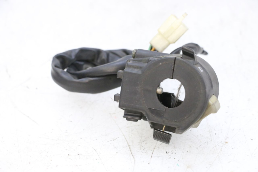 photo de PRZEŁĄCZNIK LEWY JM MOTORS GTS 125 (2015 - 2019) - Zoom stanu zużycia