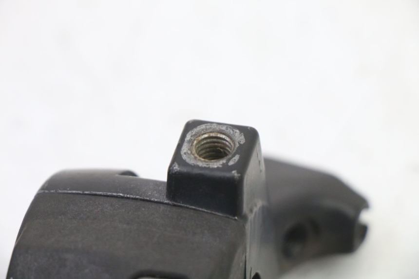 photo de PRZEŁĄCZNIK LEWY YAMAHA JOG R 50 (2004 - 2014) - Zoom stanu zużycia