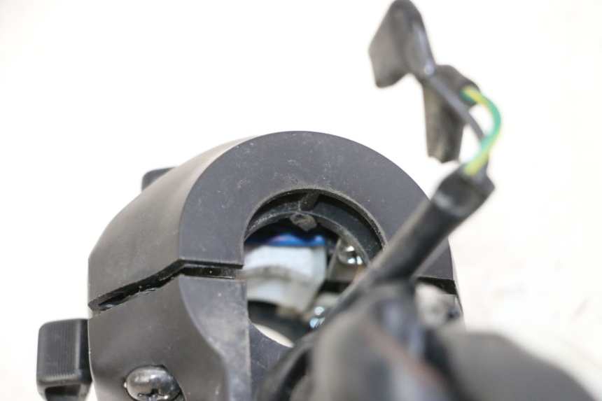 photo de PRZEŁĄCZNIK LEWY SYM JOYMAX 125 (2010 - 2017) - Szczegół części