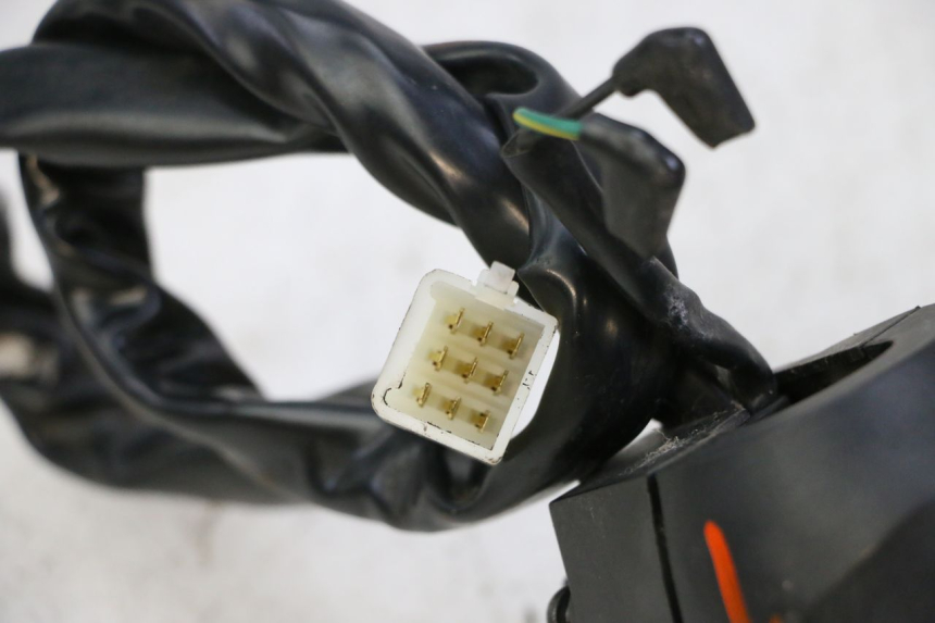 photo de PRZEŁĄCZNIK LEWY SYM JOYMAX 125 (2010 - 2017) - Inny kąt widzenia