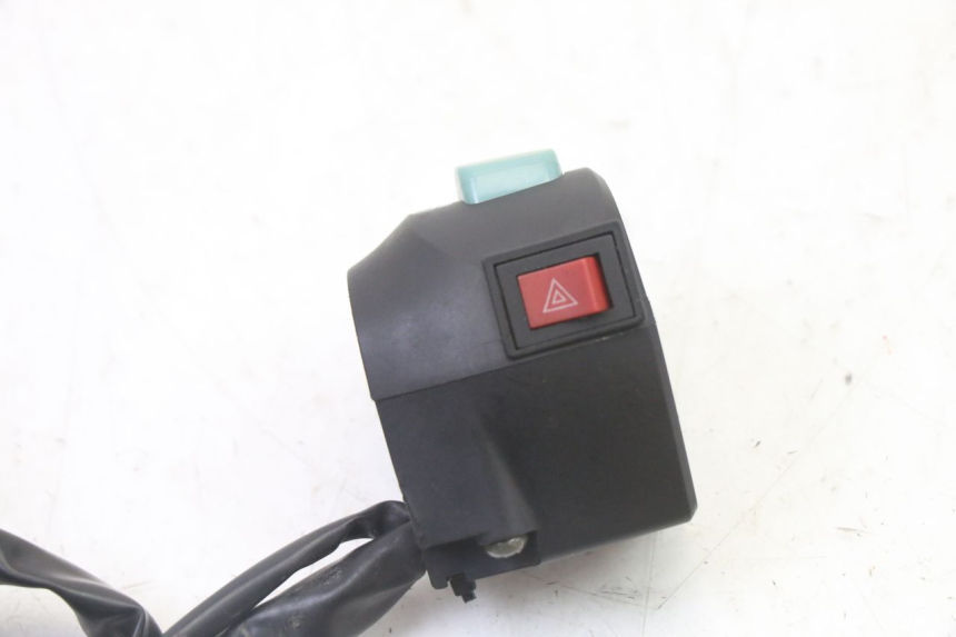 photo de PRZEŁĄCZNIK LEWY KIDEN KD125-G 125 (2018 - 2022) - Zbliżenie techniczne