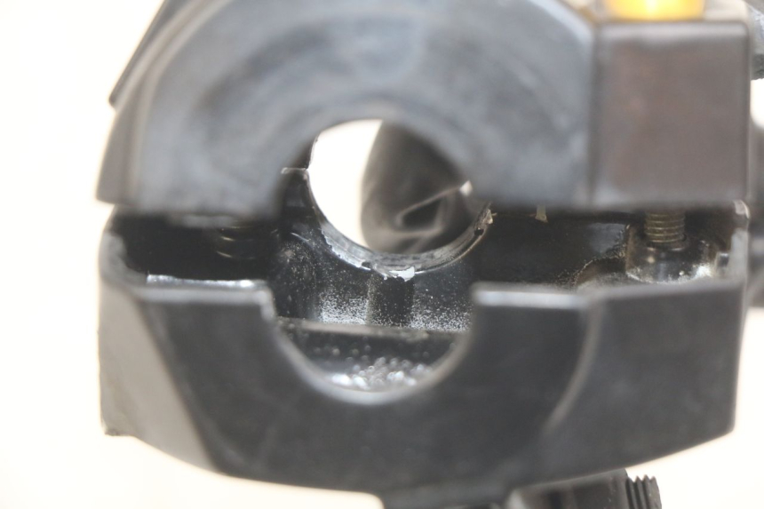 photo de PRZEŁĄCZNIK LEWY PEUGEOT KISBEE 2T 50 (2010 - 2017) - Zoom stanu zużycia