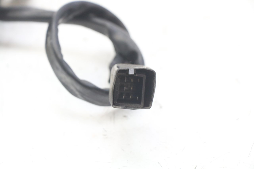 photo de PRZEŁĄCZNIK LEWY PEUGEOT KISBEE 2T 50 (2010 - 2017) - Zbliżenie techniczne