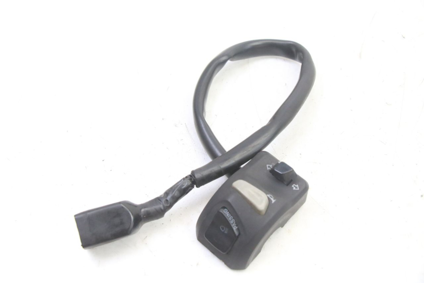 photo de PRZEŁĄCZNIK LEWY PEUGEOT KISBEE 2T 50 (2018 - 2022) - Zoom stanu zużycia