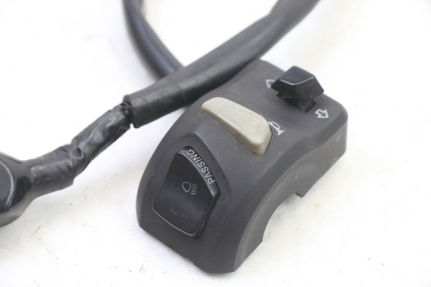 photo de PRZEŁĄCZNIK LEWY PEUGEOT KISBEE 2T 50 (2018 - 2022) - Inny kąt widzenia